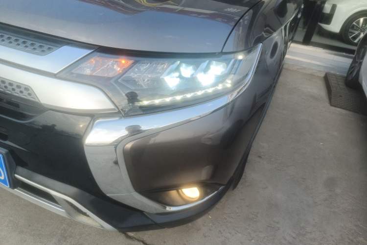 Used Mitsubishi Outlander 2020 2.4L 4x4 Zhi Xiang Edition 5 Seats
