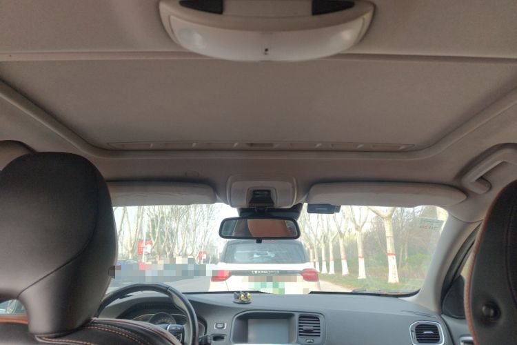 Used Volvo V60 2014 Facelift T5 Zhiyi Edition
