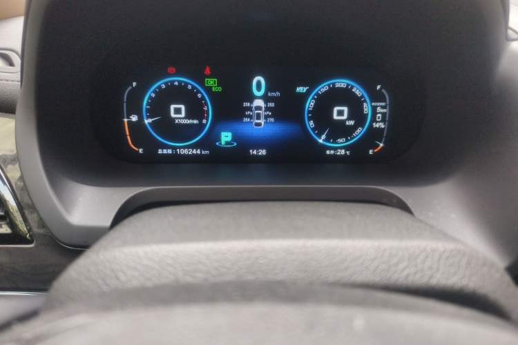 Used BYD Tang New Energy 2015 2.0T Four-Wheel-Drive Flagship Model Odometer Close Up