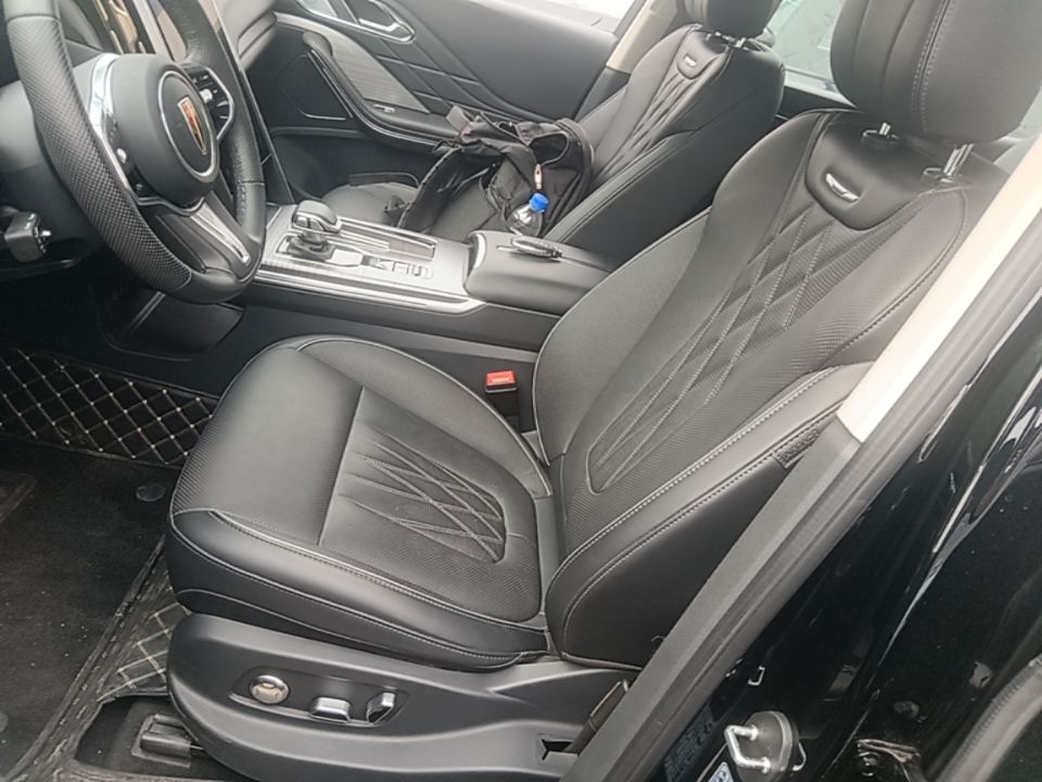 Hongqi HS7 PHEV 2024 2.0T PHEV Four-Wheel Drive Flagship Edition 6 Seats — снимка 17