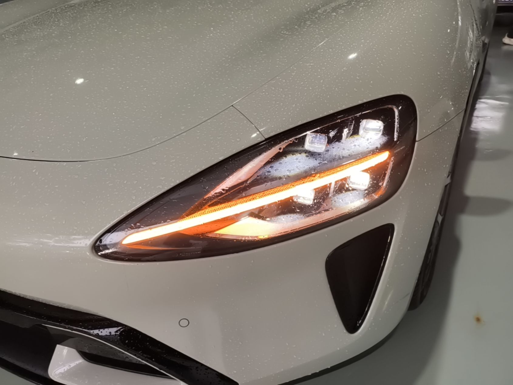 Xiaomi Auto SU7 2024 Rear-Drive Ultra-Long Range Advanced Pro-Level Intelligent Driving Version — снимка 8