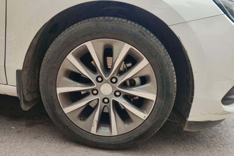 Used Buick GL6 2021 323T Mild Hybrid Connect Luxury Model Right Front Wheel Hub