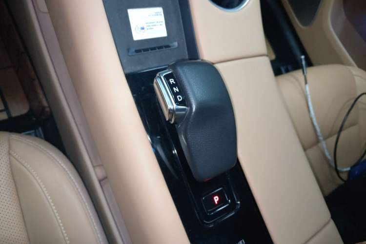 Used Hima AITO M5 2022 Extended-Range Four-Wheel Drive Ultimate Edition Gear Lever