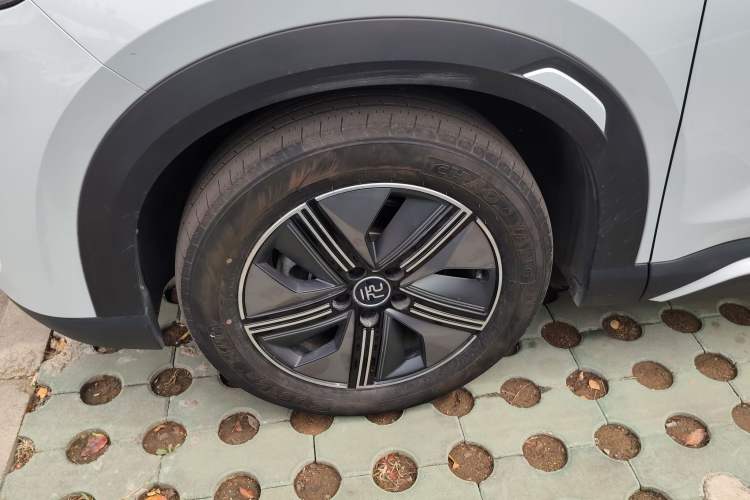 Used BYD Yuan UP 2024 401KM Beyond Edition Left Front Wheel Hub