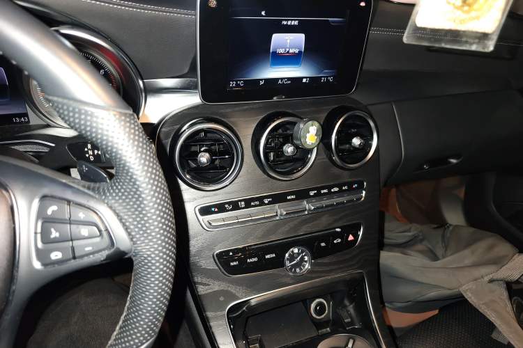 Used Mercedes-Benz C-Class 2016 C 200 L Sport Edition Audio And AC Panel