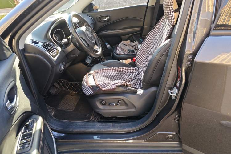 Used Jeep Compass 2019 220T Automatic Family Edition
