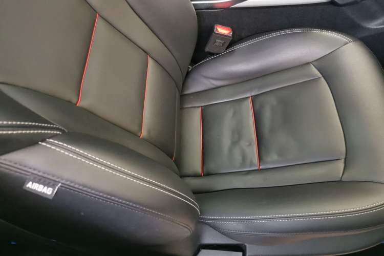 Used Geely Auto Emgrand X7 Sport 2020 1.8TD DCT Two-Wheel Drive Smart Connect 4G-Enabled Version