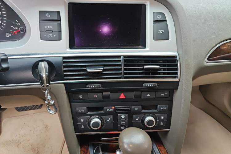 Used Audi A6L 2011 2.4L Technology Edition
