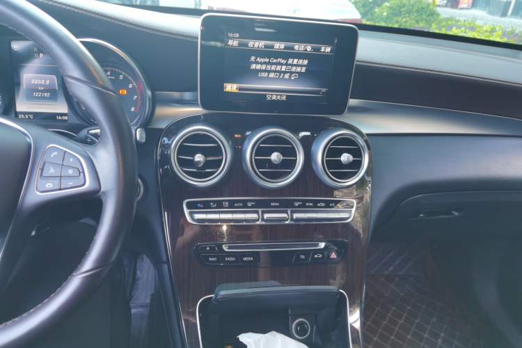 Used Mercedes-Benz GLC 2018 GLC 260 4MATIC Luxury Model Audio And AC Panel