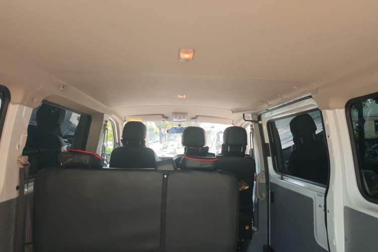 Used SAIC MAXUS Xintu V80  Headliner