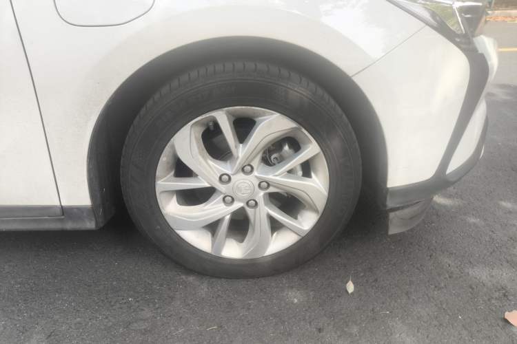 Used Buick Velite 6 2022 Connected & Shared PLUS Right Front Wheel Hub