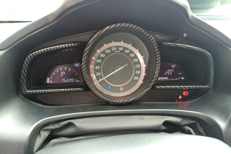 Used Mazda 3 Axela 2014 Sedan 1.5L Automatic Comfort Model