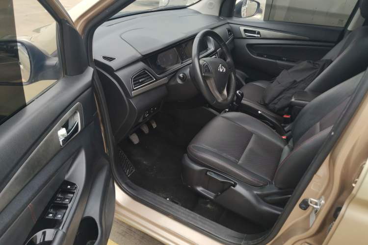 Used CHANGAN KAICHENG Oushang A600 2016 1.5L Manual Luxury 7-Seater
