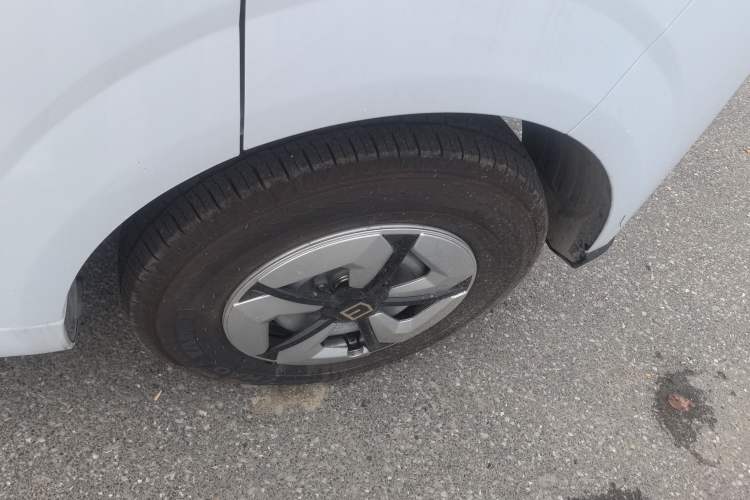 Used Farizon Xingxiang V 2024 Star Enjoy V6E Feature Edition Zhixin 46.08 kWh Right Rear Wheel Hub