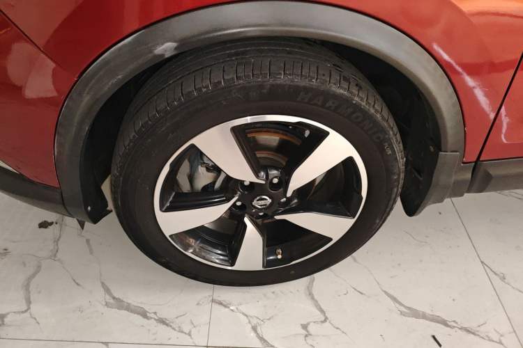 Used Nissan Qashqai 2016 2.0L CVT Luxury Edition Left Front Wheel Hub