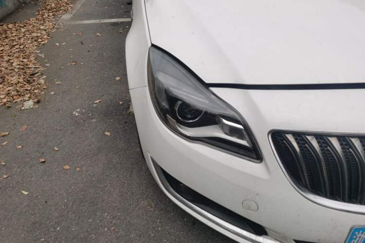 Used Buick Regal 2015 2.0L Elite Fashion Edition Right Front Headlight