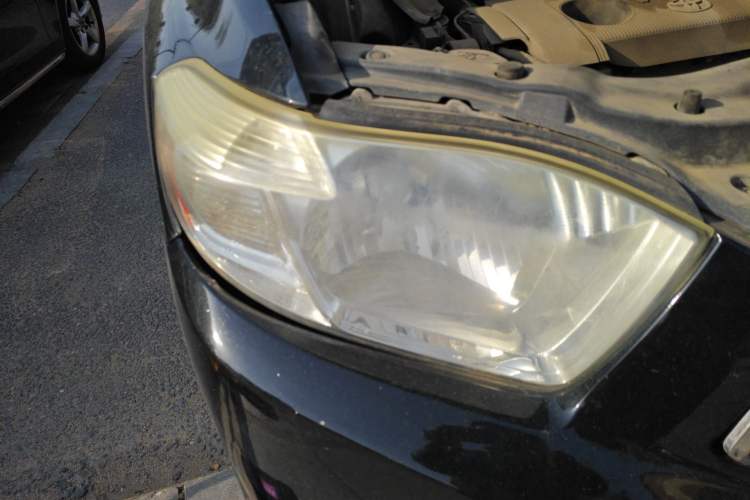 Used Toyota Highlander 2011 2.7L Two-Wheel Drive 5-Seater Elite Edition Right Front Headlight