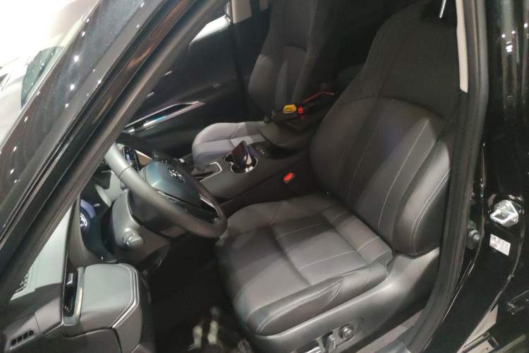 Used Toyota Harrier 2023 2.0L CVT Two-Wheel Drive Deluxe Edition