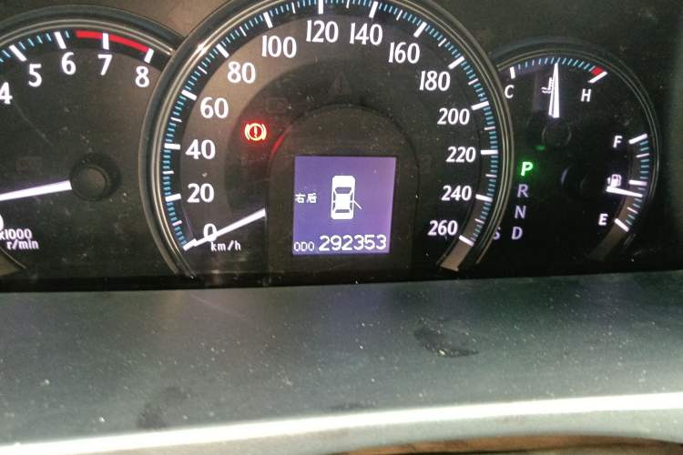 Used Toyota Crown 2010 2.5L Royal Genuine Leather Edition Odometer Close Up