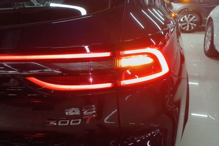 Used EXEED Lingyun 2025 300T Two-Wheel Drive Starry Edition