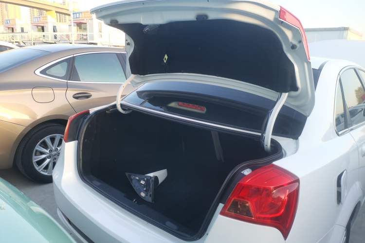 Used Buick Excelle 2015 1.5L Automatic Classic Model Trunk