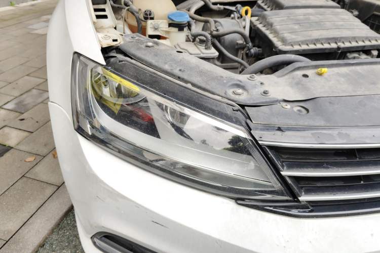 Used Volkswagen Sagitar 2015 1.6L Automatic Comfort Model Right Front Headlight