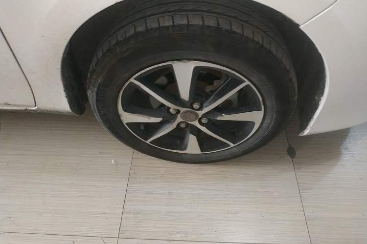 Used Toyota YARiS L Zhi Xuan 2016 Revised 1.5E CVT Charming Edition Right Front Wheel Hub