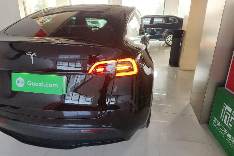 Used Tesla Model Y 2021 Standard Range Rear-Wheel Drive Version
