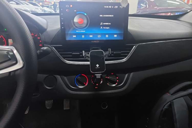 Used Baojun 310 2016 1.2L manual Comfort trim level