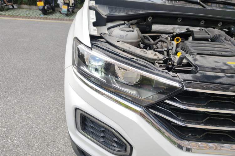 Used Volkswagen T-ROC 2021 280TSI DSG Two-Wheel Drive Comfort Connect Edition Right Front Headlight