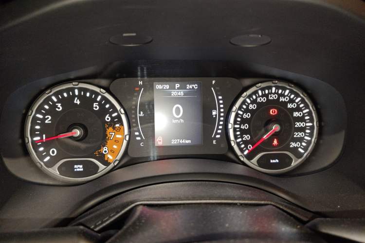 Used Jeep Renegade 2018 Connected Large Screen Version 180T Automatic High-Energy Edition Instrument Cluster