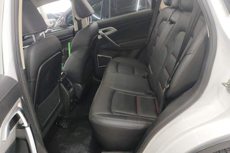 Used Geely Auto Emgrand X7 Sport 2018 1.8TD Automatic Two-Wheel Drive Smart Connect 4G Internet Edition Left Rear Seat