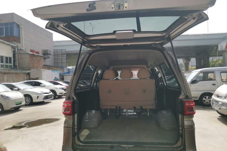 Used FORTHING Lingzhi 2023 M5L 1.6L Base Model 5 Seats Trunk