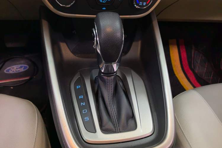 Used Ford Escort 2015 1.5L Automatic Comfort Edition Gear Lever