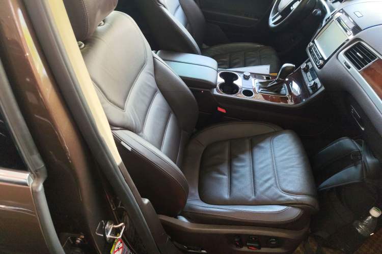 Used Volkswagen Touareg 2015 3.0 TDI Diesel Standard Model
