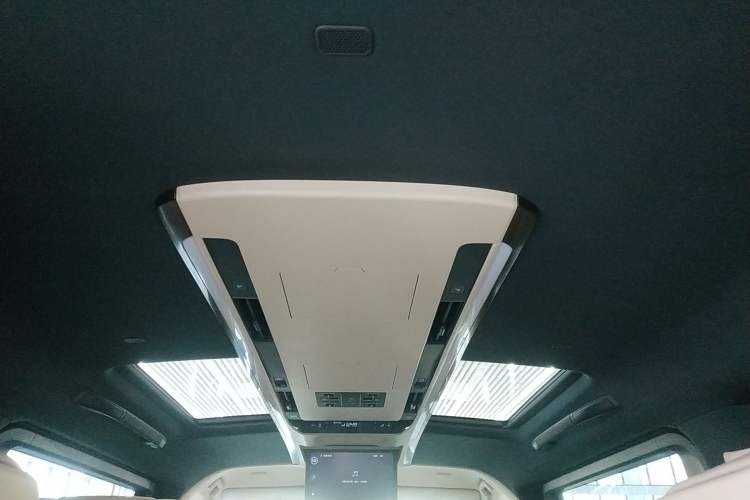 Used Toyota Vellfire 2024 Crown Dual-Engine 2.5L Ultimate Edition