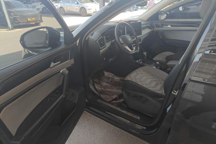 Used Volkswagen Tayron 2023 330TSI Two-Wheel-Drive Luxury Plus Advanced Version Driver Seat