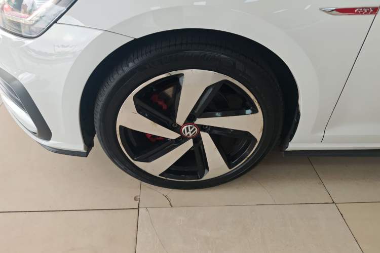 Used Volkswagen Golf GTI 2018 2.0 TSI GTI Left Front Wheel Hub