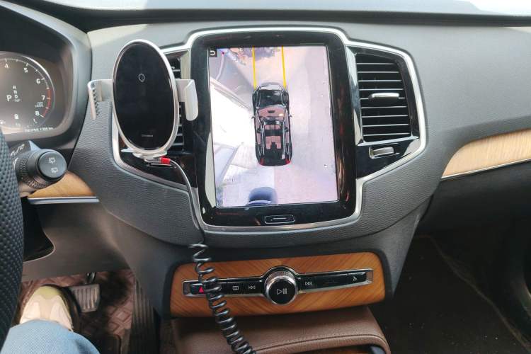 Used Volvo XC90 2022 B6 Zhiya Luxury 7-Seater Audio And AC Panel