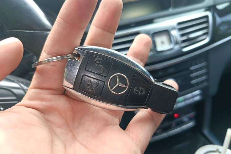 Used Mercedes-Benz E-Class 2015 Restyled E 260 L Sport Edition Vehicle Key