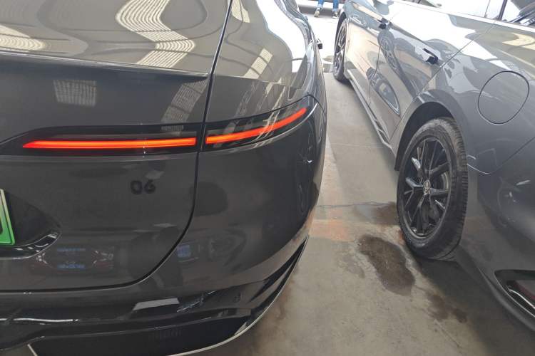 Used Avatr 06 2025 Ultra Pure Electric Edition Exterior 3