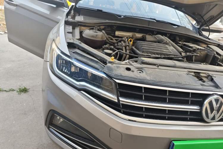 Used Volkswagen Bora 2019 Revised Version 280TSI DSG Elite Edition China VI Standard Right Front Headlight