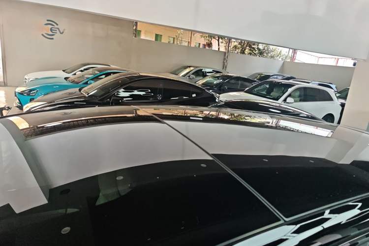 Used Li Auto MEGA 2024 Ultra Model
