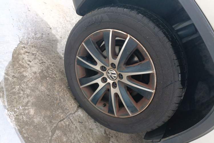 Used Volkswagen Tiguan 2015 1.8TSI Automatic All-Wheel-Drive Luxury Model Right Rear Wheel Hub