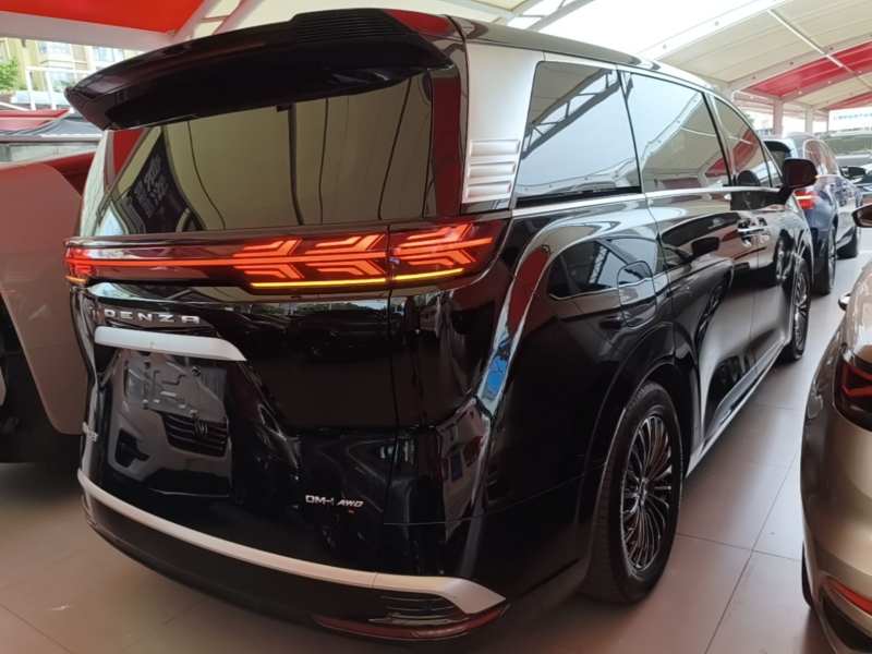 Used Denza D9 2022 DM-i 970 Four-Wheel Drive Prestige Model — 6