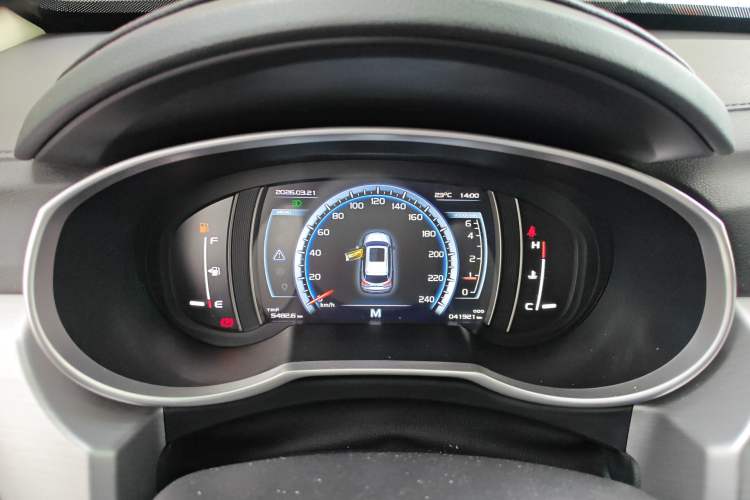 Used Geely Auto Emgrand X7 Sport 2016 2.0L Manual ZhiShang Version
