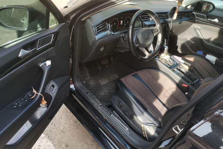 Used Volkswagen Magotan 2021 330TSI DSG 30th Anniversary Edition
