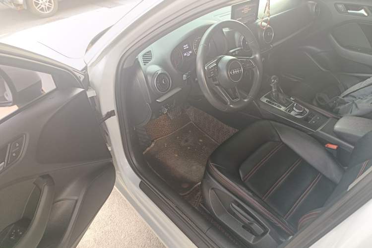 Used Audi A3 2018 30th Anniversary Edition Sportback 35 TFSI Ambition Model
