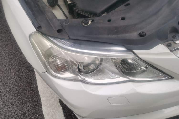 Used Toyota Reiz 2013 2.5V Elite Edition Right Front Headlight