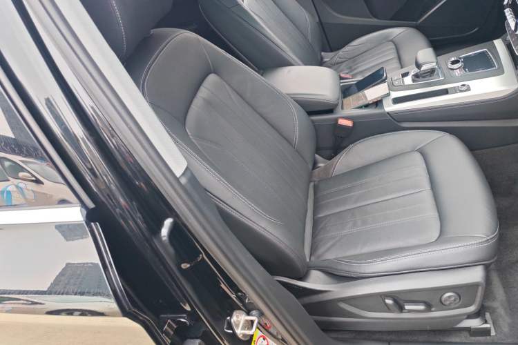 Used Audi Q5L 2020 Updated 40 TFSI Prestige Fashion Edition Right Front Seat